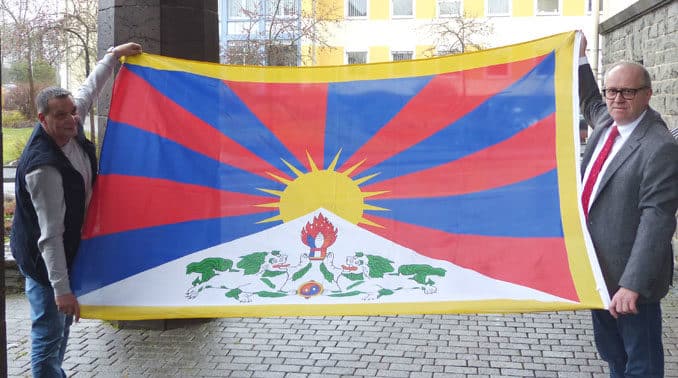 PM 95_Tibetflagge-678