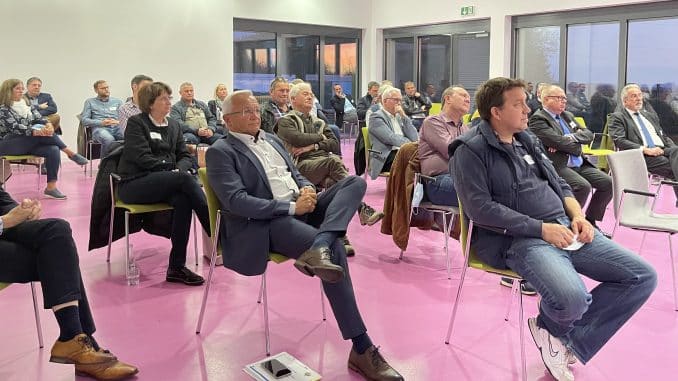 Landrat Hallerbach lud alle 61 Ortsbürgermeister aus dem Kreis Neuwied zum Austausch ein - Sieben Themen für einen Gesamtüberblick auf der Tagesordnung