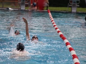 Hilfe für Leukämiekranke: Schwimmende Held:innen gesucht Typisierungsaktion beim 12-Stunden-Schwimmen im Erlebnisbad Herschbach